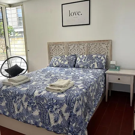 Beachfront Family Oasis - 2br For 4 Barcelona
