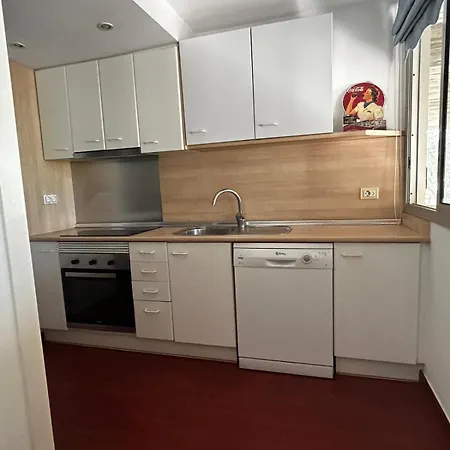Beachfront Family Oasis - 2br For 4 Barcelona